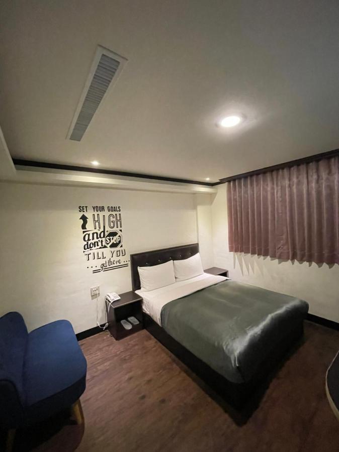 Holiday Business Hotel T'ai-tung Exteriér fotografie